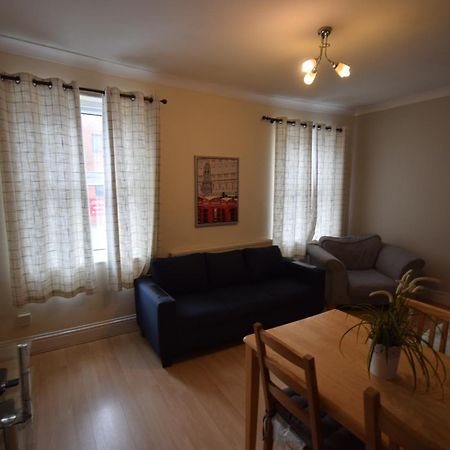 Two Bedroom Flat St Andrews Road Londres Exterior foto